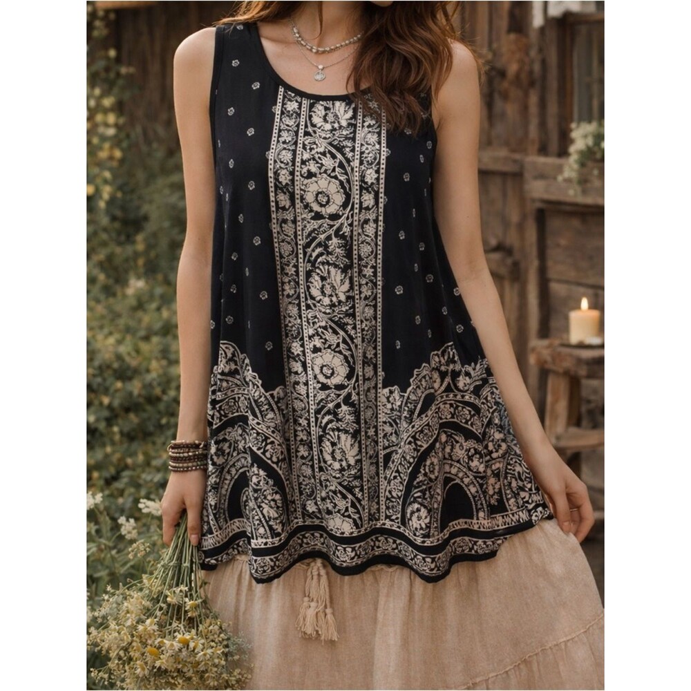 Apt.9 Women’s Black & White Floral Pattern Top Size Large